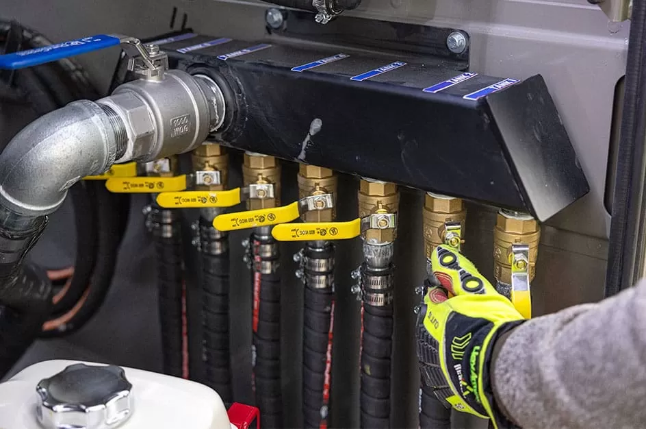 880MT valve manifold detail